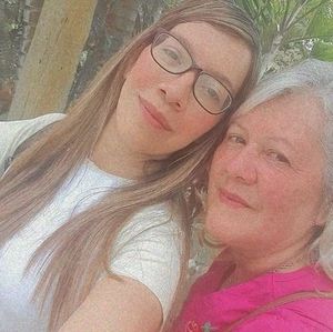 Meet your Posher, Antonia